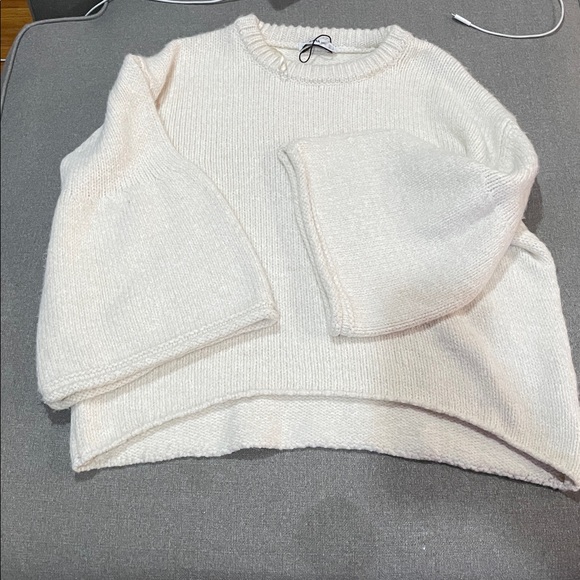 Zara Oversized Bell sleeved  sweater - Picture 11 of 11